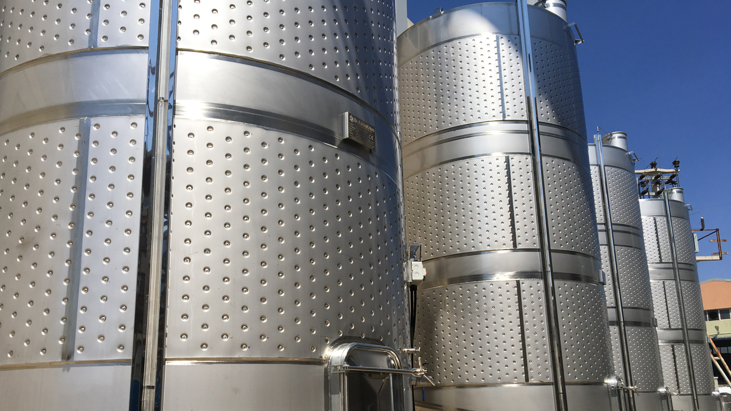 Authorised distributors for Endulus Krom Stainless Steel Tanks