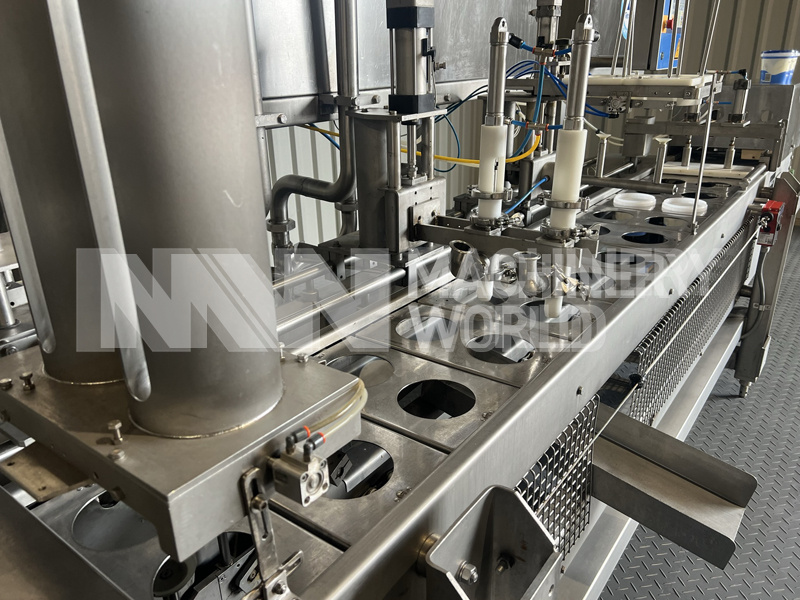 Tetra Pak Hoyer Comet C210 Ice Cream Linear Filling Machine (2 Lane) - Image 7