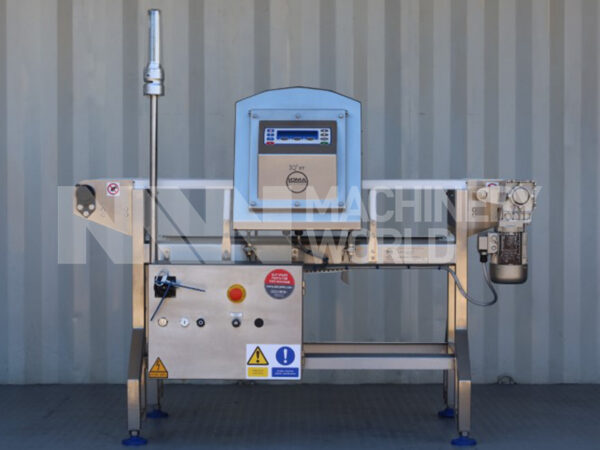 Loma IQ3+ST Metal Detector Conveyor System