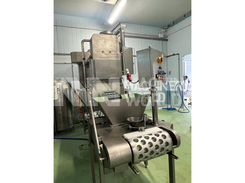 1,100kg per hour CMT FB2 1200 Mozzarella Cooker Stretcher with CMT HJ4M-R Mozzarella Moulder - Image 2