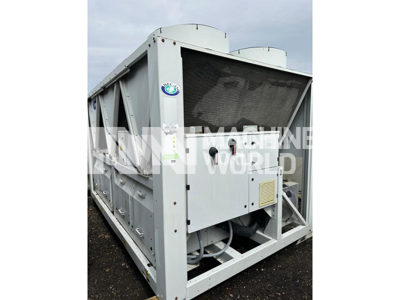 302kw Carrier AquaForce 30AX Air Cooled Liquid Chiller - Image 2