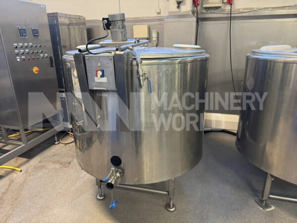900 Ltr Wedholms DF 813 Open Type Milk Cooling Tank