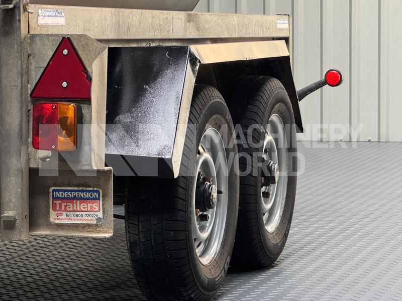 1,500 Litre Milkplan Horizontal Milk & Liquid Tank on Trailer with Pump, Flowmeter & CIP Cleaning System (Year 2022) - Image 9