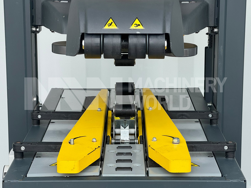 SIAT SK20 Semi-Automatic Case Sealer Carton Box Taping Machine (Year 2018) - Image 4
